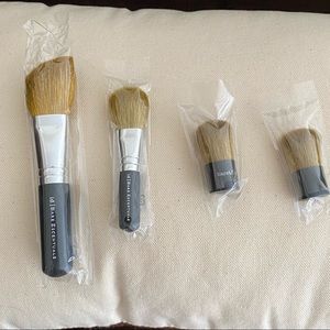 4 new brushes. Angeled mini flawless 2 mini kabuki